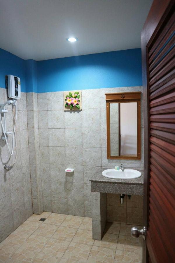 Phumin Apartment Ko Lanta Buitenkant foto